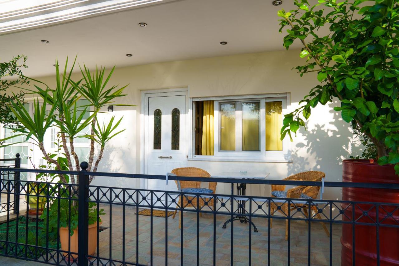 Yiannis Apartments 1 Янина Экстерьер фото